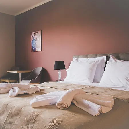 Szálloda Phaedra Suites *