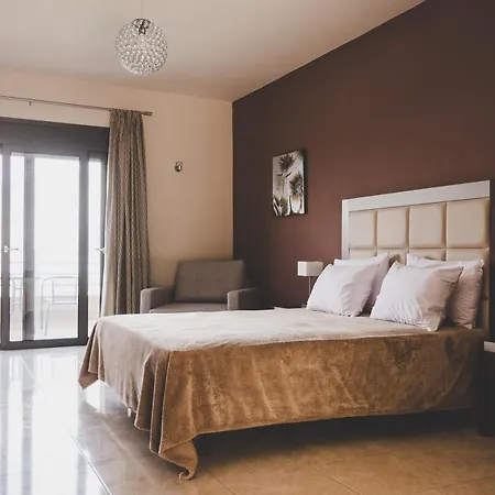Otel Phaedra Suites *